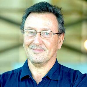 Carlos M Duarte